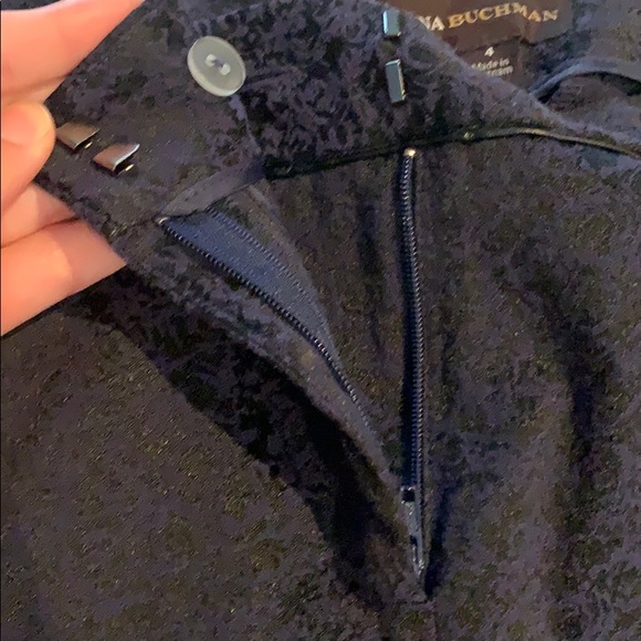Dana Buchman Pattered Pants Size 4 - Picture 4 of 6